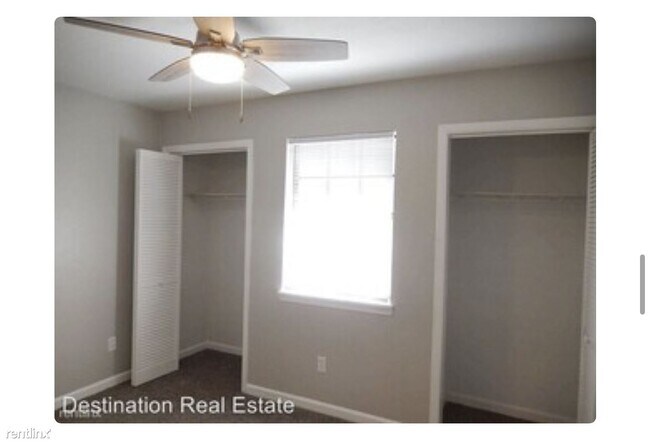 Building Photo - 2 br, 2.5 bath Triplex - 4883 Old Bainbrid...