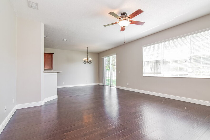 Building Photo - 3613 Hatchbend Way