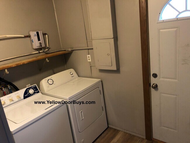 Building Photo - 410 E Houston St