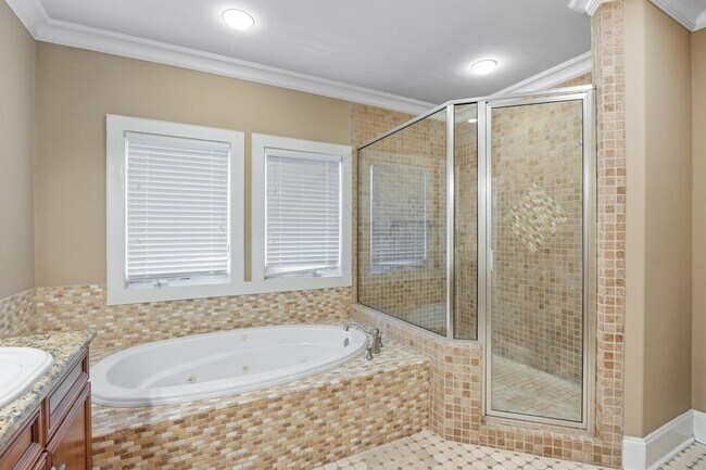 Building Photo - 1842 Ashley Hall Way