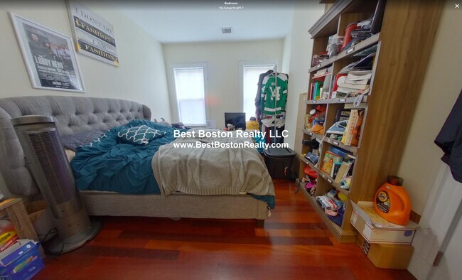 Building Photo - 156 School St