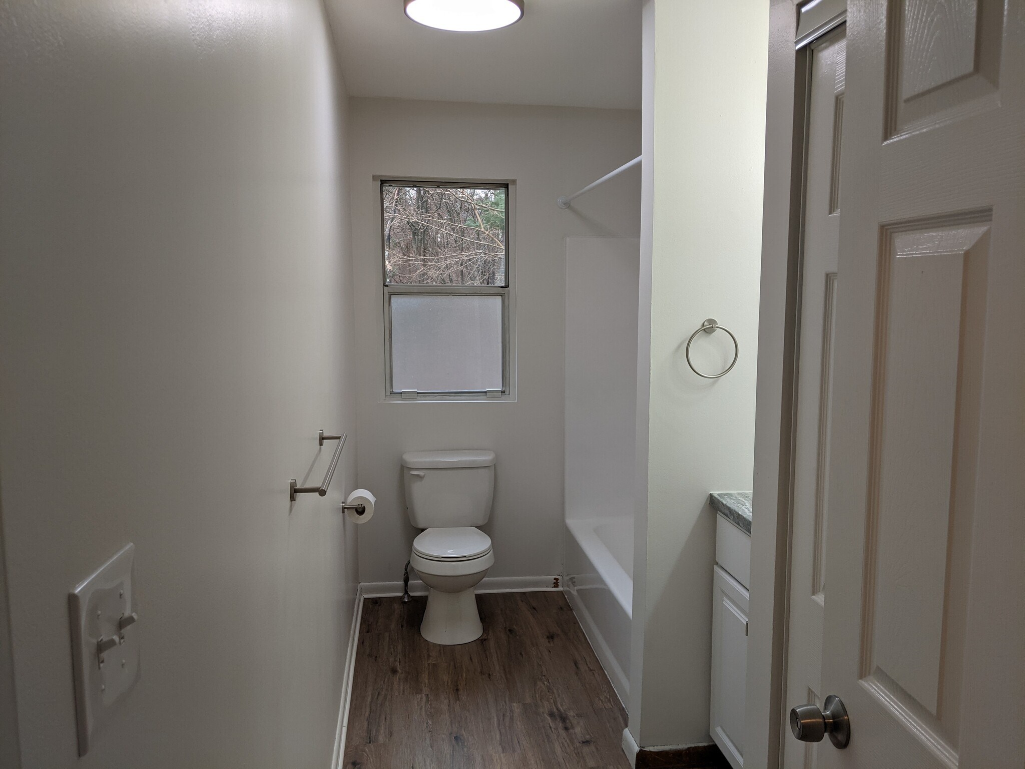 Building Photo - 25D Pine Ln