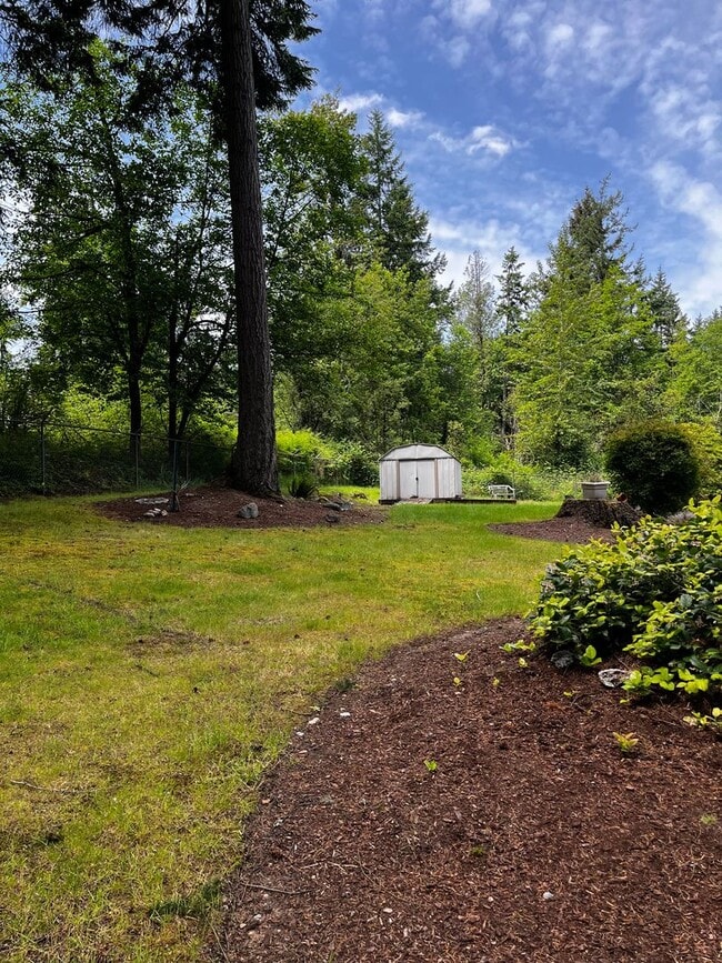 Building Photo - Gorgeous 3 BD 2.25 BA Home on 2 Acres!