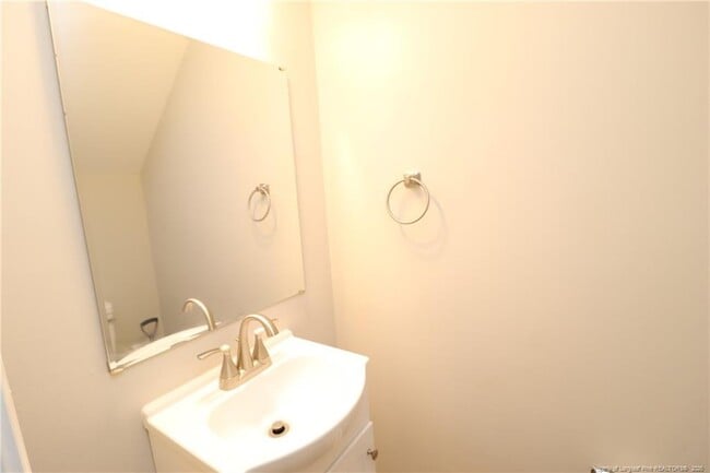 Building Photo - 104 Rainmist Cir