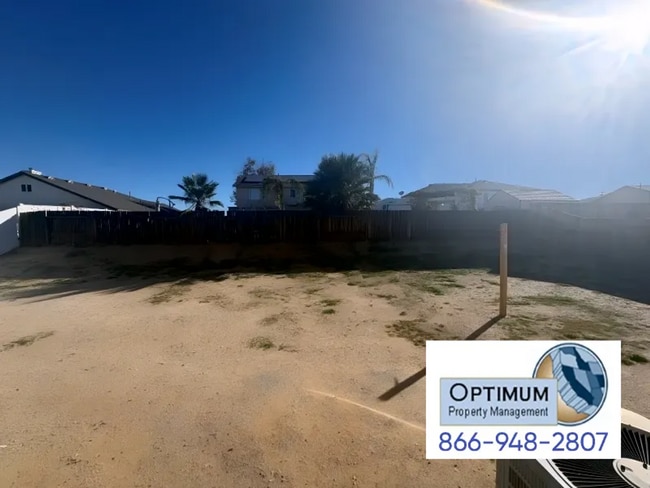 Building Photo - Spacious 4-Bedroom 2-Bathroom Home with Fireplace & Large Backyard