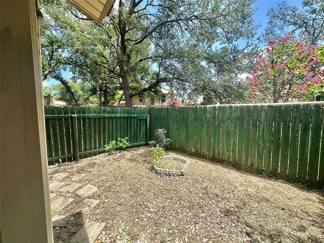 Building Photo - 11407 Bristle Oak Trail