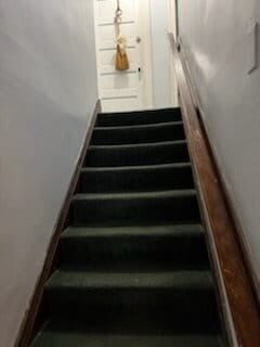 Building Photo - Lovely Cherokee Triangle Apartment. 1bd 1ba second floor.