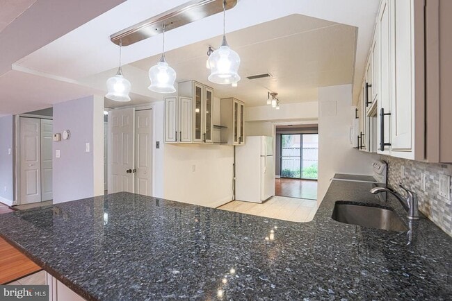 Building Photo - 17 Farmhouse Ct