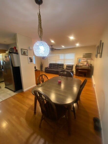 Building Photo - 633 Turf Ln