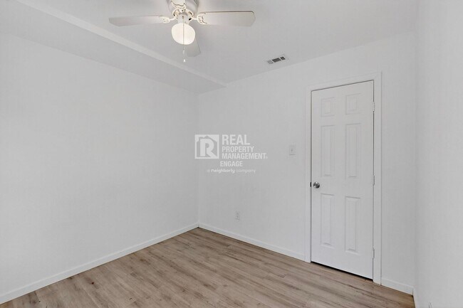 Building Photo - 631 W Baker St