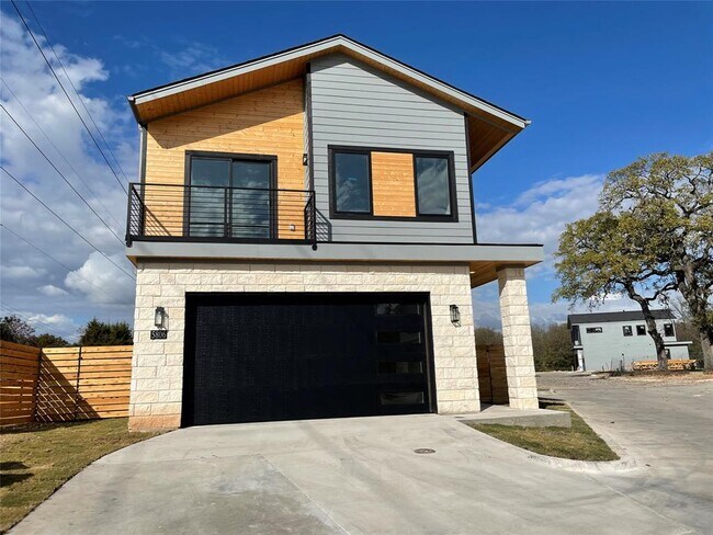 Building Photo - 5806 Sutherlin Rd