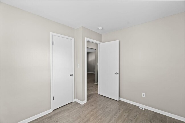 Building Photo - 1549 Oakland Park Ave