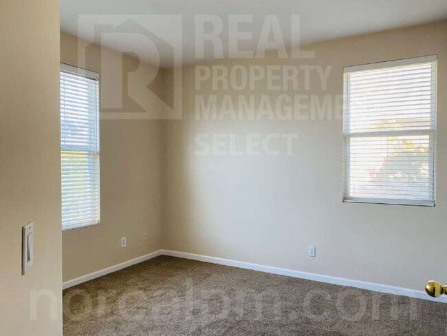 Building Photo - 116 Burgundy Ct