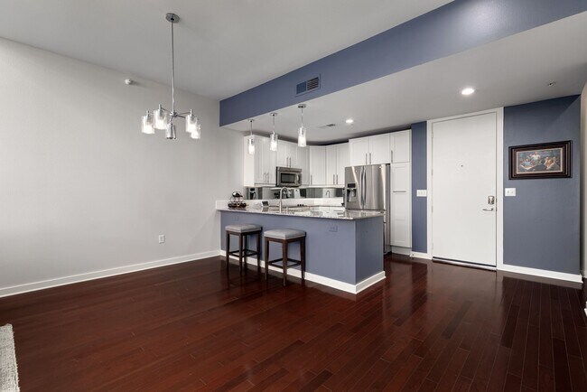 Building Photo - 2608 Museum Way
