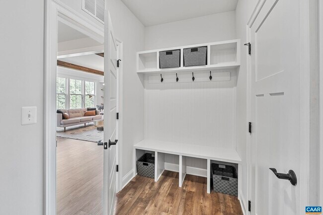 Building Photo - 598 Bleeker St