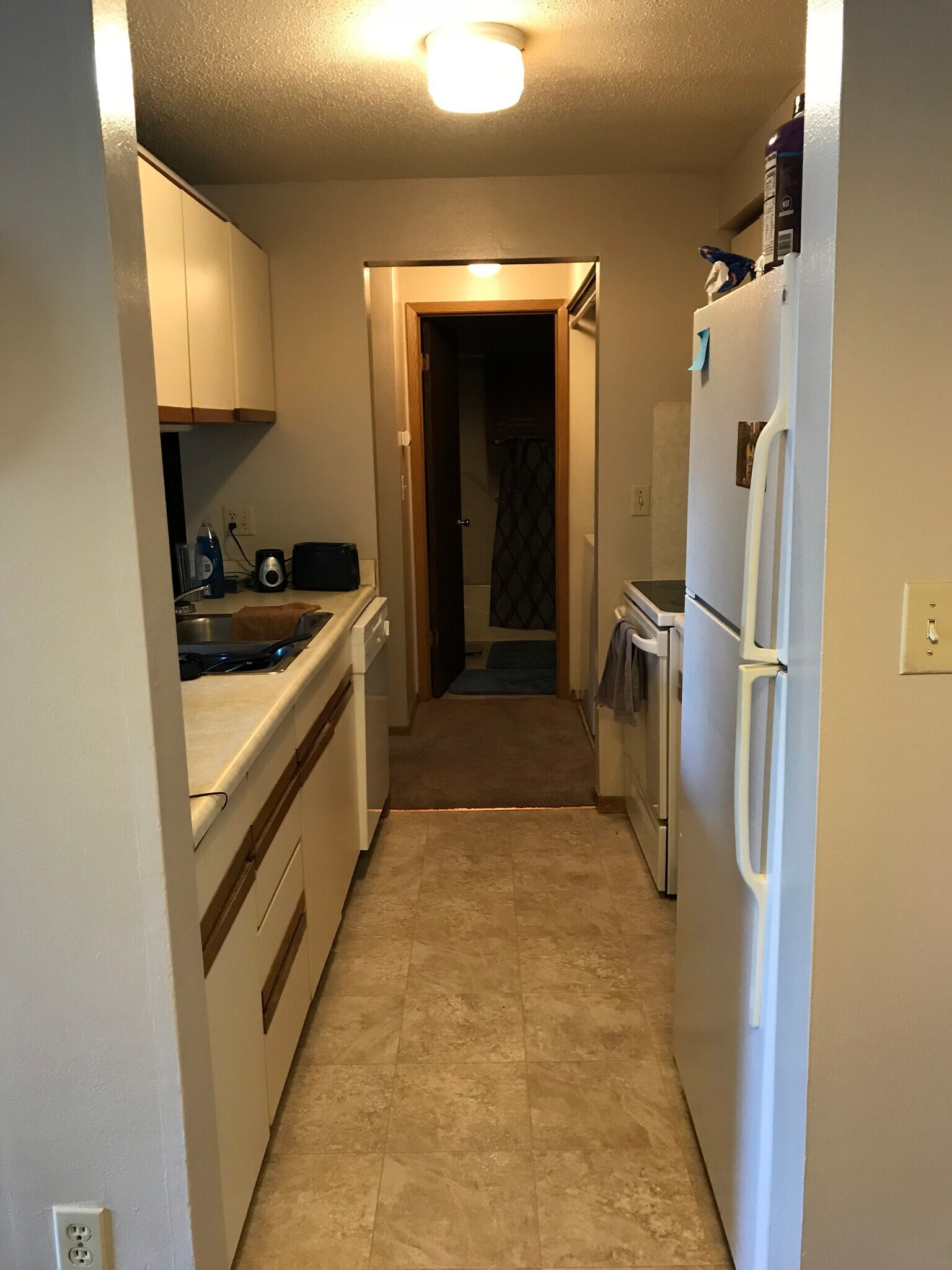 Building Photo - 810 Benton Dr