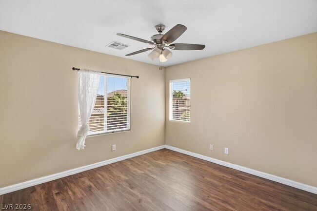 Building Photo - 527 Newberry Springs Dr