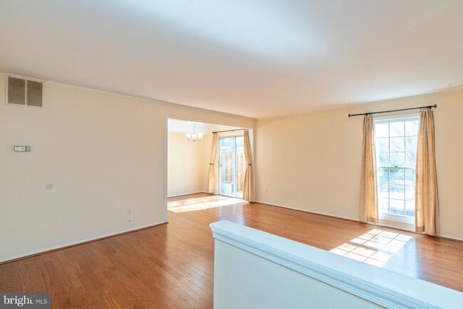 Building Photo - 39 Triple Crown Ct