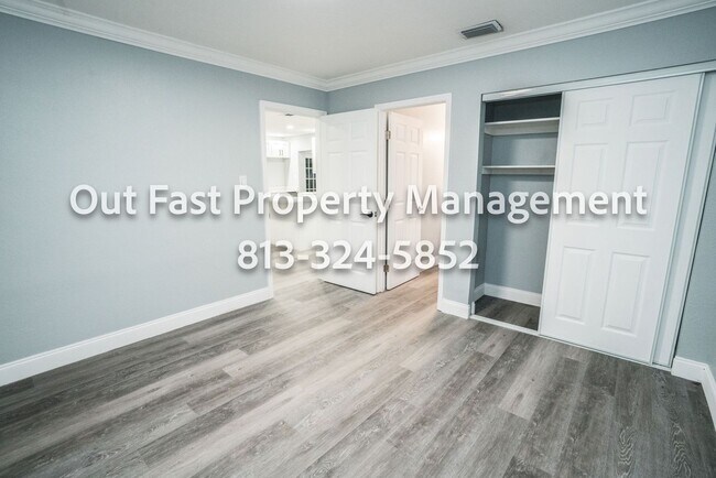 Building Photo - Bright Corner-Lot Home Near Bayshore and City Conveniences