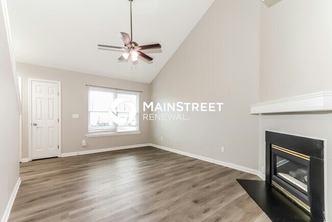 Building Photo - 3 Bedroom Pet-Friendly Home in LOUISVILLE,...