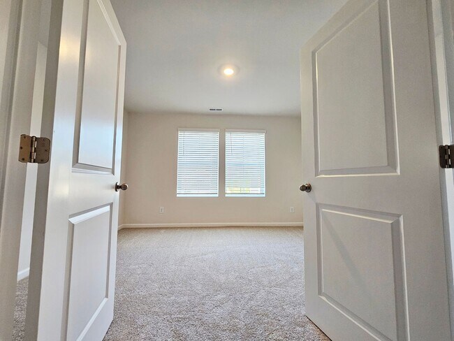 Building Photo - 349 Wicklow Ln