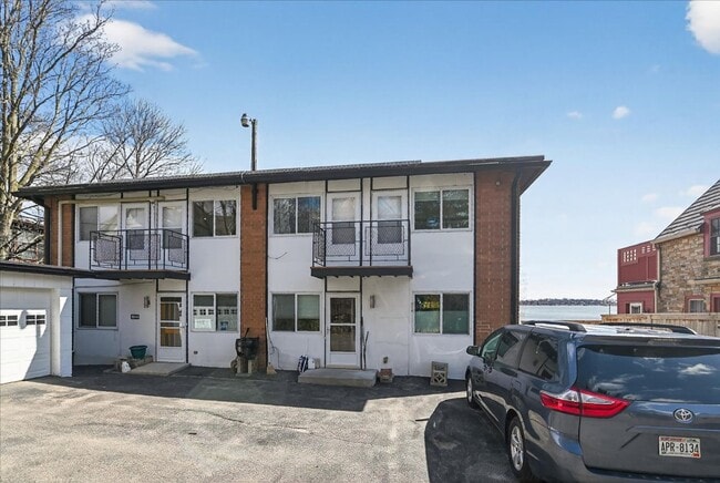 Building Photo - Urban Oasis on the Lake- Condo in Downtown Madison