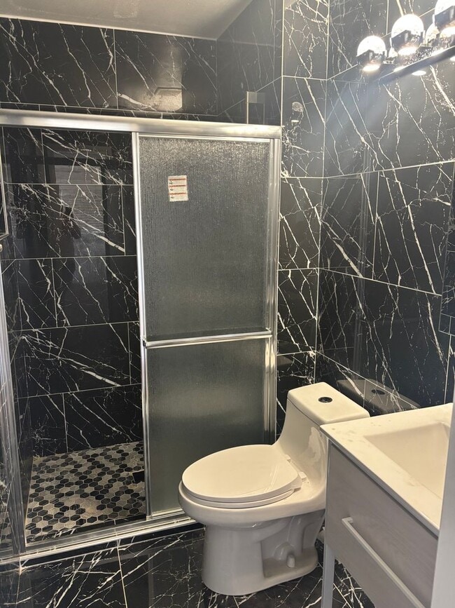 Building Photo - Charming Two-Bedroom, Two-Bath Duet in Pri...