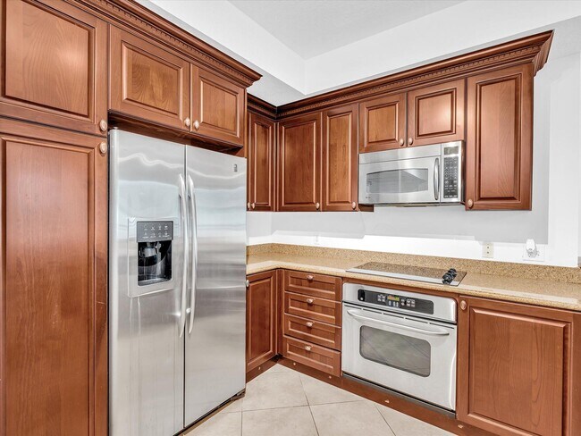 Building Photo - 4303 Renaissance Way