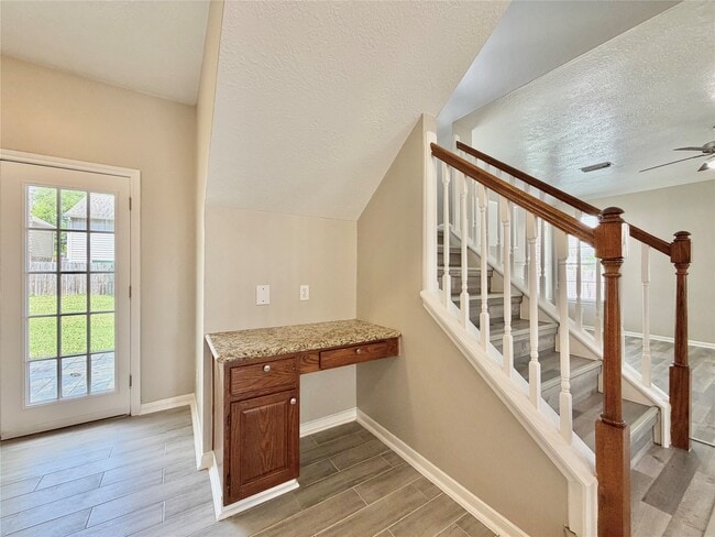 Building Photo - 6315 Laurel Bush Ln