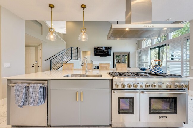 Building Photo - 12727 Cloud Mountain Crossing