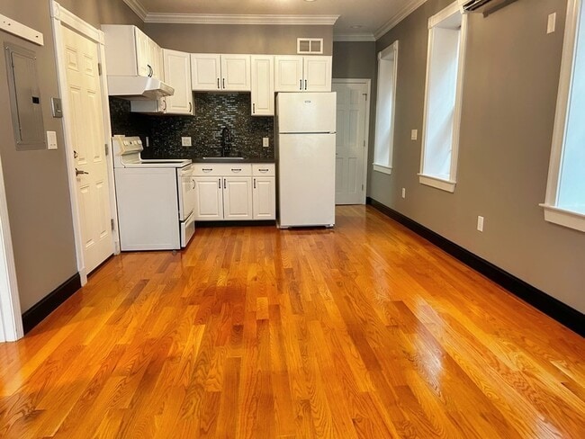 Primary Photo - 65 Frankfort St