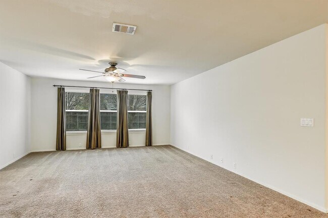 Building Photo - 516 Lark St