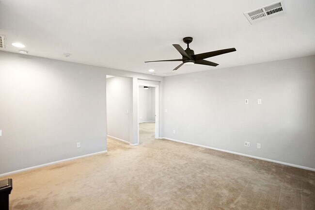Building Photo - Beautiful 3-Bedroom Home in the Gated Sedona Ranch Community