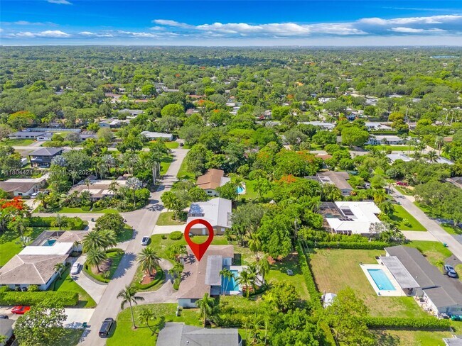 Building Photo - 15400 SW 84th Ave