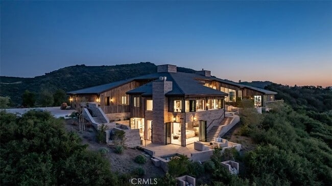 Building Photo - 3121 Old Topanga Canyon Rd