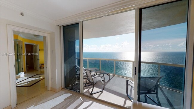 Building Photo - 17555 Collins Ave