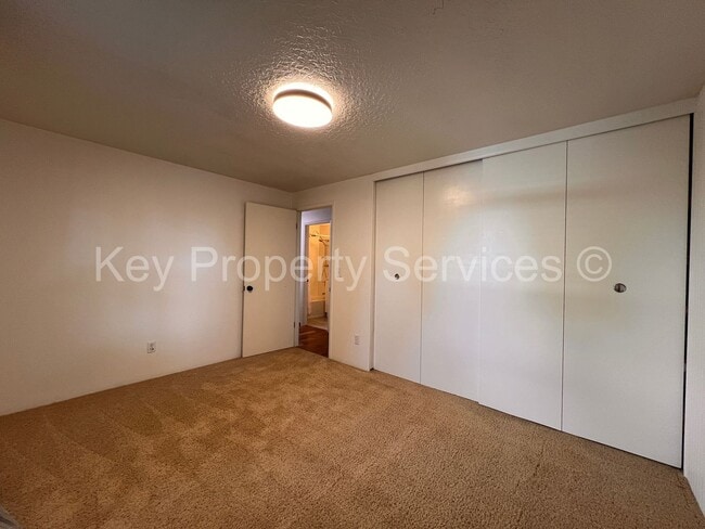 Building Photo - Beautifully Remodeled Gresham Ranch