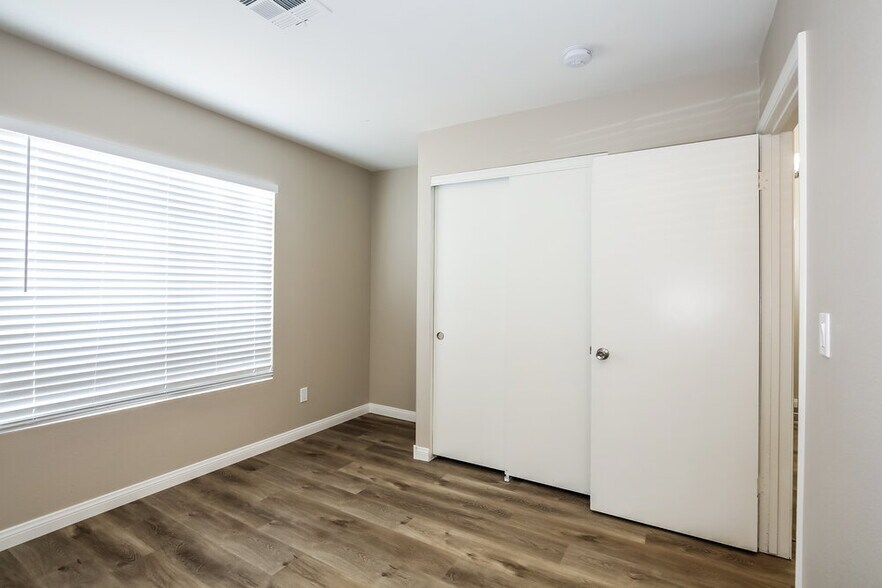 Building Photo - 1604 Watercreek Dr