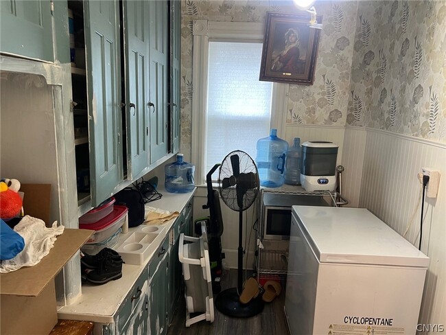 Building Photo - 110 Clinton Pl