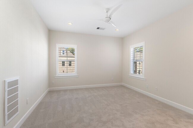 Building Photo - 106 Magnolia Grn St
