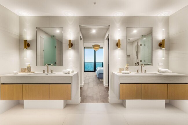 Building Photo - 900 N Ocean Blvd