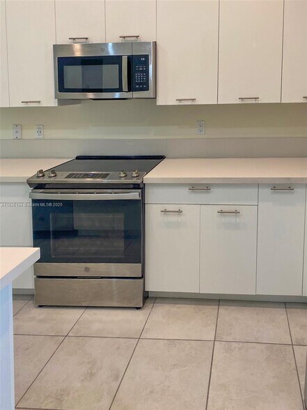 Building Photo - 8301 NW 41st St