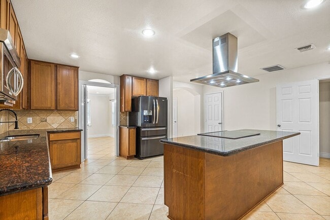 Building Photo - 9130 Windgarden Cir