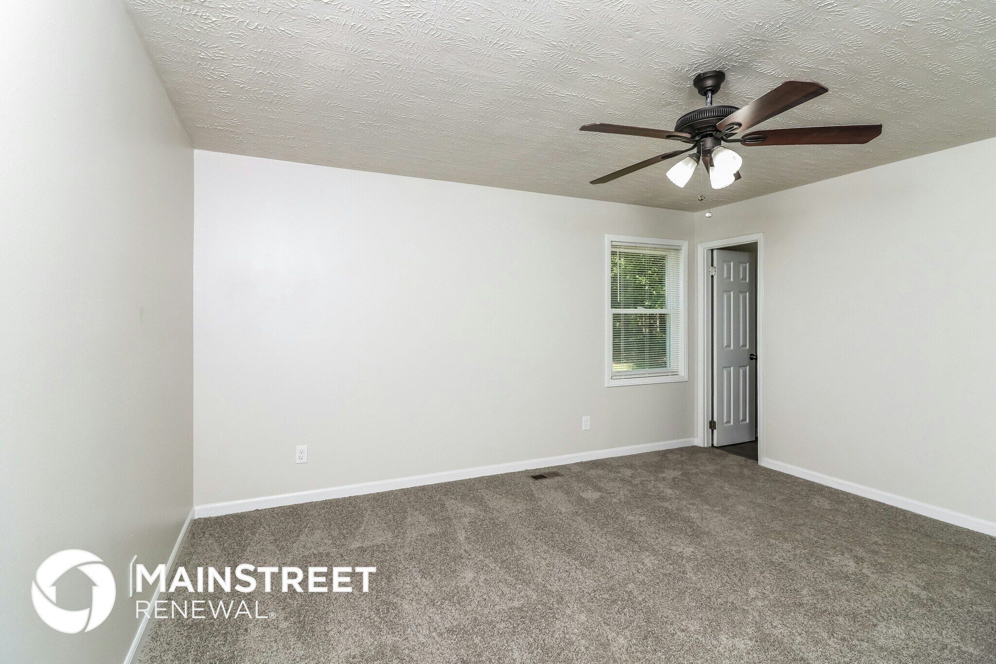 Building Photo - 3521 Stone Ridge Dr
