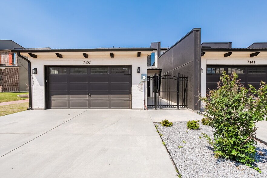 Primary Photo - 7137 9th Hole Dr