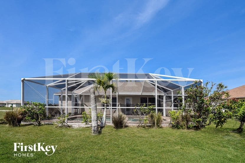 Building Photo - 1003 NW 8th Pl