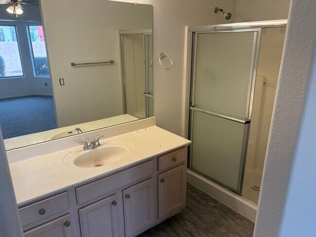 Building Photo - 55+ 2 Bed 2 bath home!