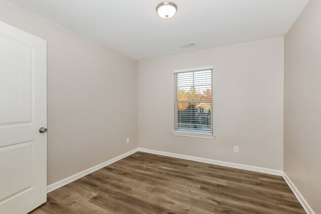 Building Photo - 11097 Wind Ridge Dr