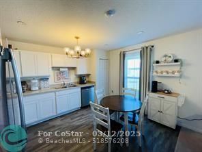 Building Photo - 787 SE 25th Dr