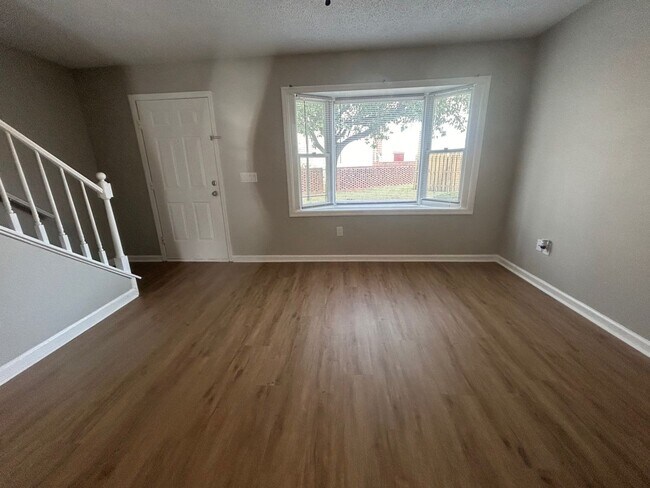 Building Photo - West Columbia Townhome in Stratford Place